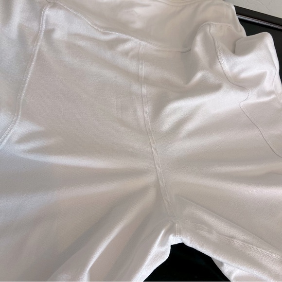 Final! Lululemon Yoga Pants cropped Super-High-Rise Wide Leg, sz 2 - small stain - Picture 10 of 11